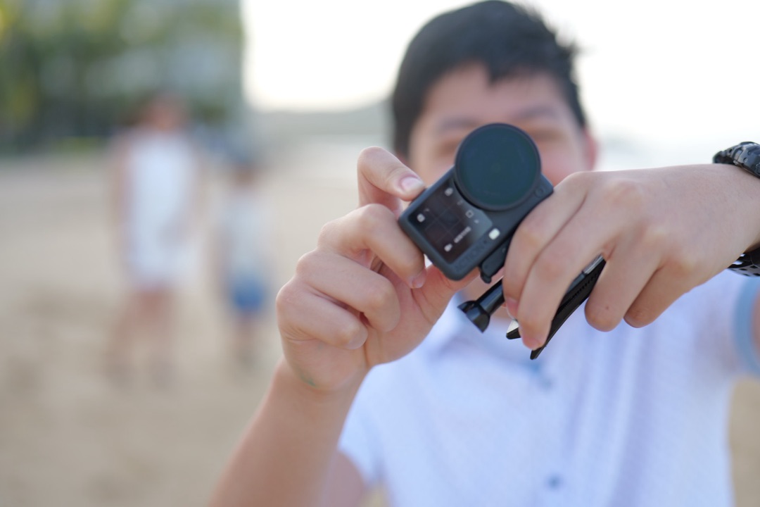 Filming our Hawaii trip with the DJI Action 6 on Waikiki Beach